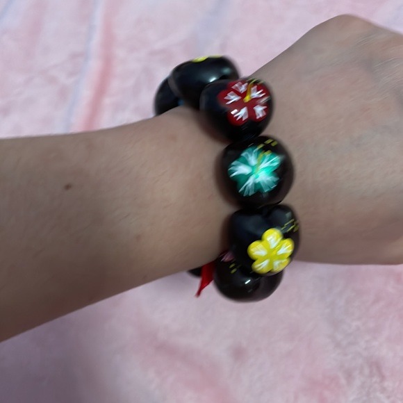 Used Women’s Hawaii bracelet - Picture 4 of 4